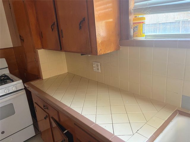 9916 Fulton Street, Houston, TX 77076