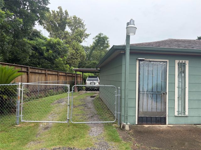9916 Fulton Street, Houston, TX 77076