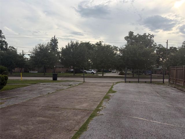 9916 Fulton Street, Houston, TX 77076