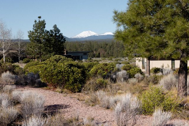 62665 Big Sage Way, Bend, OR 97703