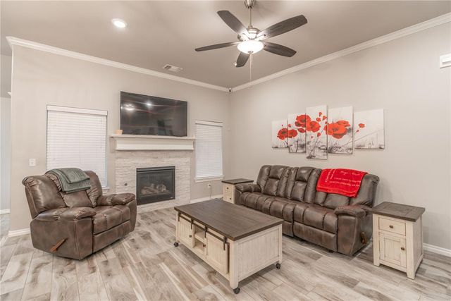 701 Cassandra Lane, Yukon, OK 73099