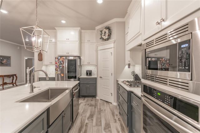 701 Cassandra Lane, Yukon, OK 73099