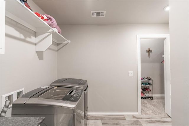 701 Cassandra Lane, Yukon, OK 73099