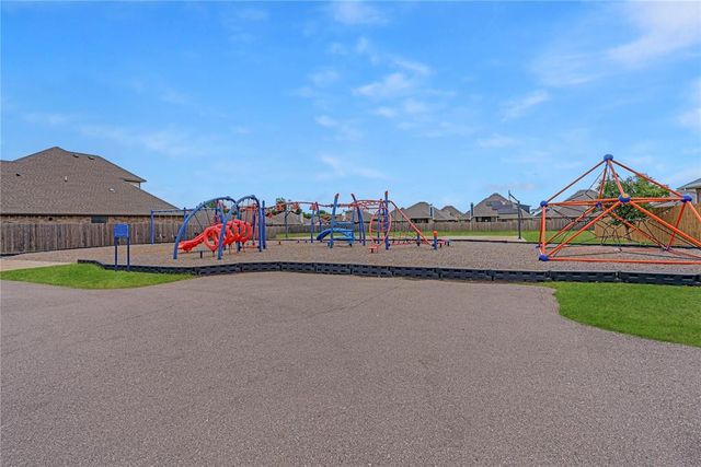 701 Cassandra Lane, Yukon, OK 73099