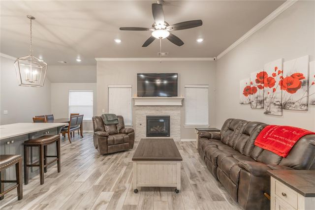 701 Cassandra Lane, Yukon, OK 73099