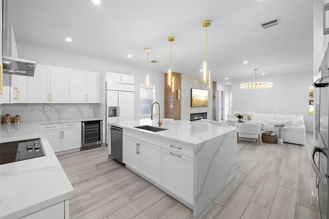 11035 N Sierra Ranch Dr, Davie, FL 33324