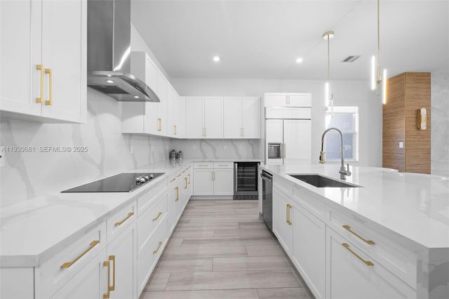 11035 N Sierra Ranch Dr, Davie, FL 33324