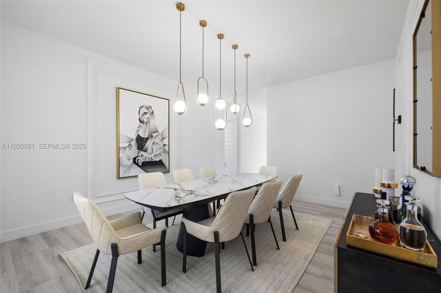 11035 N Sierra Ranch Dr, Davie, FL 33324