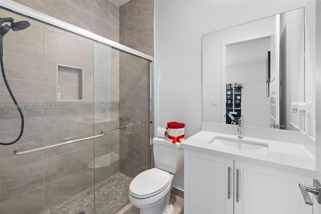 11035 N Sierra Ranch Dr, Davie, FL 33324