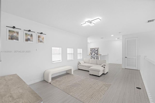 11035 N Sierra Ranch Dr, Davie, FL 33324