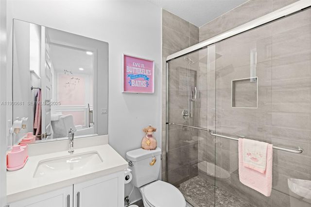 11035 N Sierra Ranch Dr, Davie, FL 33324