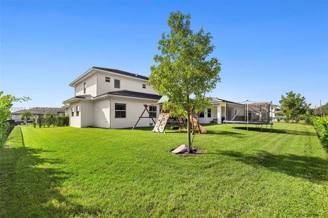 11035 N Sierra Ranch Dr, Davie, FL 33324