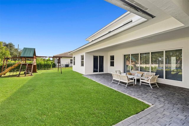 11035 N Sierra Ranch Dr, Davie, FL 33324