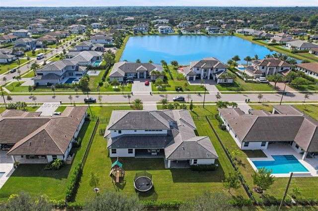 11035 N Sierra Ranch Dr, Davie, FL 33324