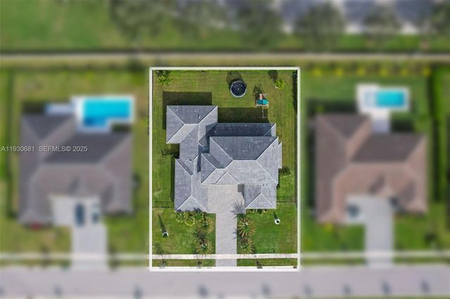 11035 N Sierra Ranch Dr, Davie, FL 33324