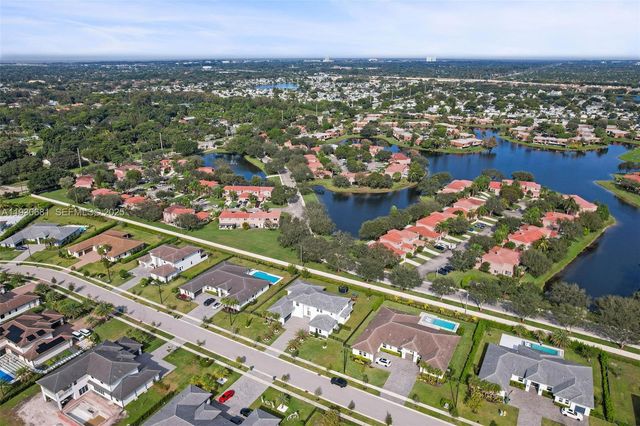 11035 N Sierra Ranch Dr, Davie, FL 33324