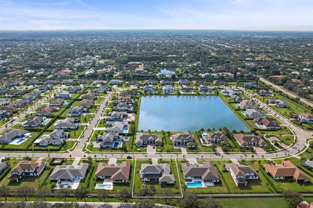 11035 N Sierra Ranch Dr, Davie, FL 33324