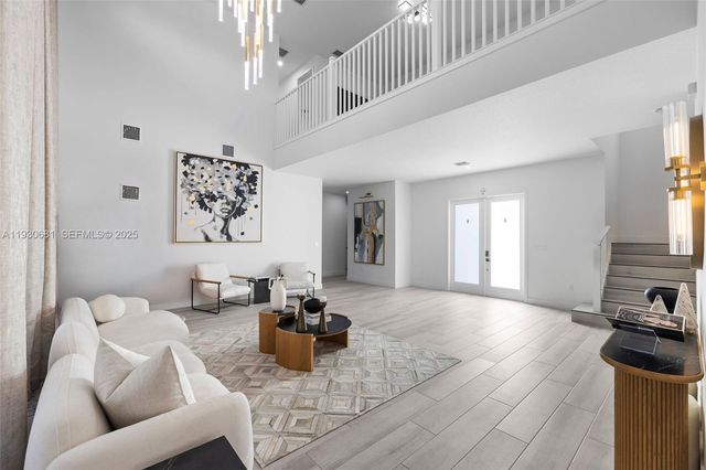 11035 N Sierra Ranch Dr, Davie, FL 33324