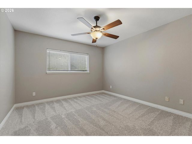 20920 FAWN Ct 12, West Linn, OR 97068