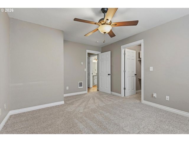 20920 FAWN Ct 12, West Linn, OR 97068