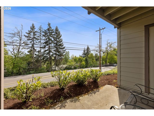 20920 FAWN Ct 12, West Linn, OR 97068