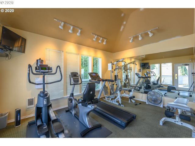 20920 FAWN Ct 12, West Linn, OR 97068