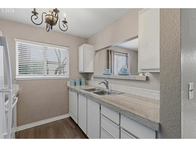 20920 FAWN Ct 12, West Linn, OR 97068