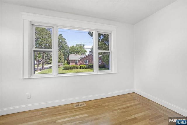135 E Linden Avenue, Dumont, NJ 07628