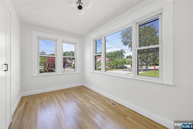 135 E Linden Avenue, Dumont, NJ 07628