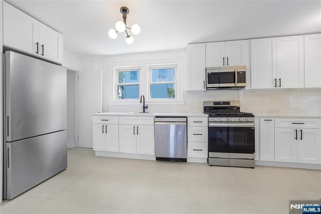 135 E Linden Avenue, Dumont, NJ 07628
