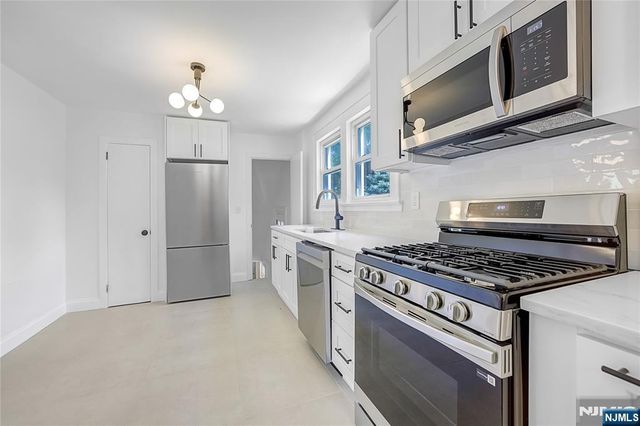 135 E Linden Avenue, Dumont, NJ 07628