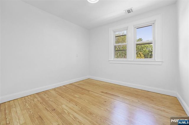 135 E Linden Avenue, Dumont, NJ 07628