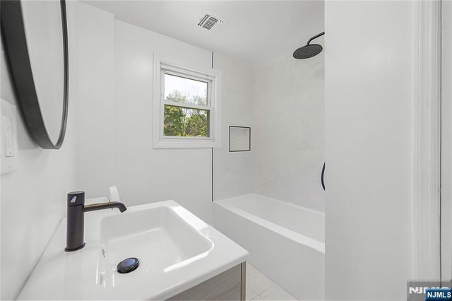 135 E Linden Avenue, Dumont, NJ 07628