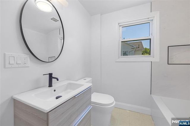 135 E Linden Avenue, Dumont, NJ 07628