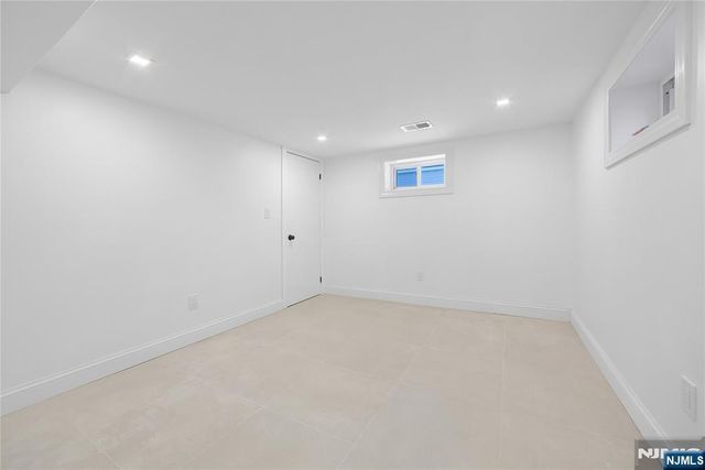 135 E Linden Avenue, Dumont, NJ 07628