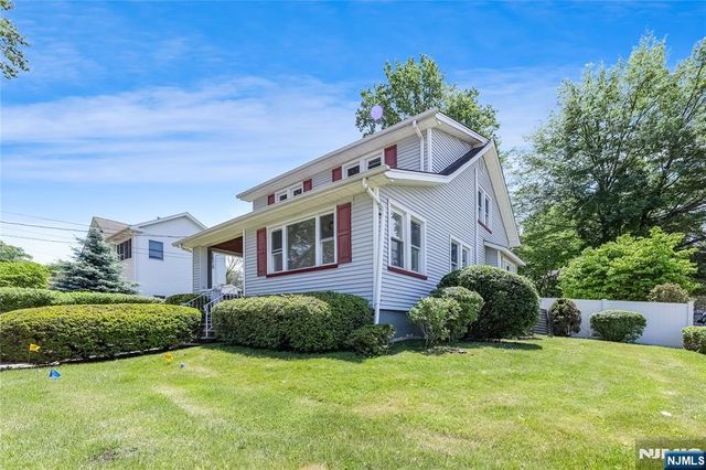 135 E Linden Avenue, Dumont, NJ 07628