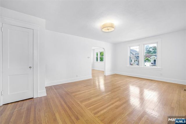 135 E Linden Avenue, Dumont, NJ 07628