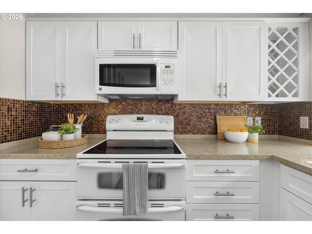 5016 Sw NORMANDY Pl, Beaverton, OR 97005