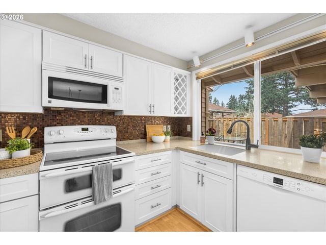 5016 Sw NORMANDY Pl, Beaverton, OR 97005