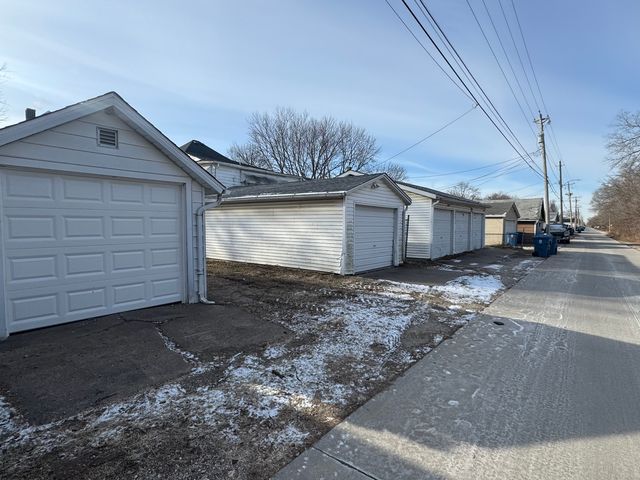 539 15th Avenue, East Moline, IL 61244