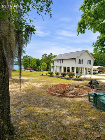1176 Lesesne Drive, Manning, SC 29102