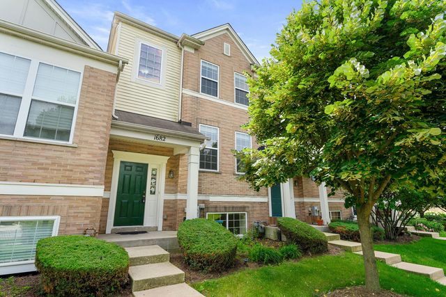 1682 Dogwood Lane, Hanover Park, IL 60133