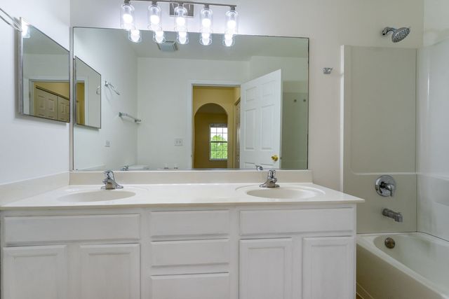 1682 Dogwood Lane, Hanover Park, IL 60133