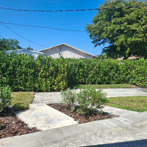 1097 Wilkinson Road B, Lake Worth, FL 33462