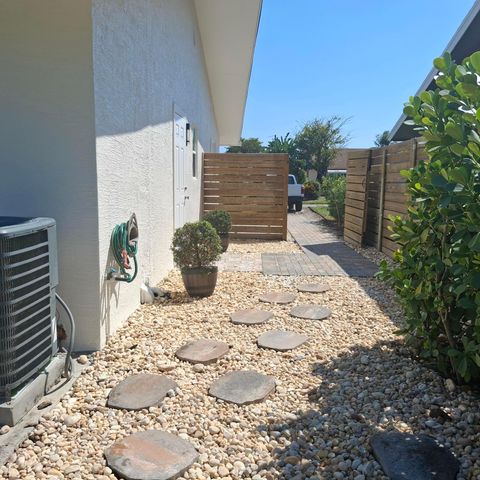 1097 Wilkinson Road B, Lake Worth, FL 33462