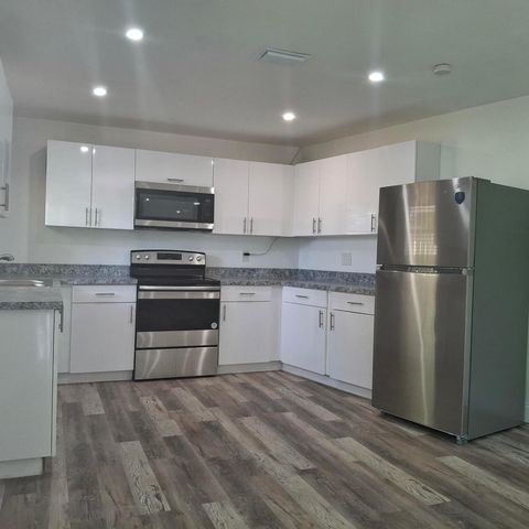 1097 Wilkinson Road B, Lake Worth, FL 33462