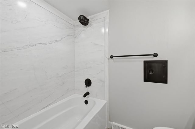 3133 Fair Oaks Drive, Norton, OH 44203