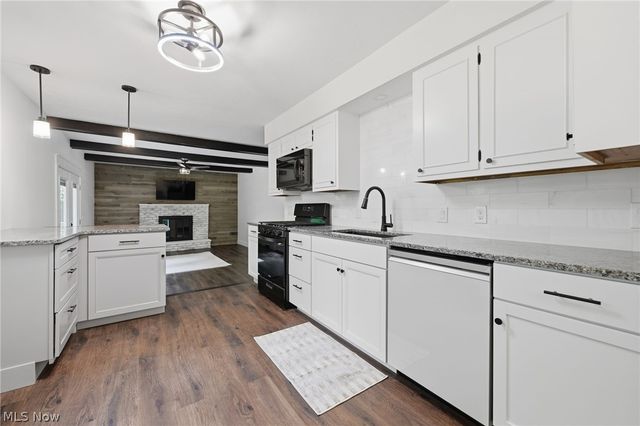 3133 Fair Oaks Drive, Norton, OH 44203