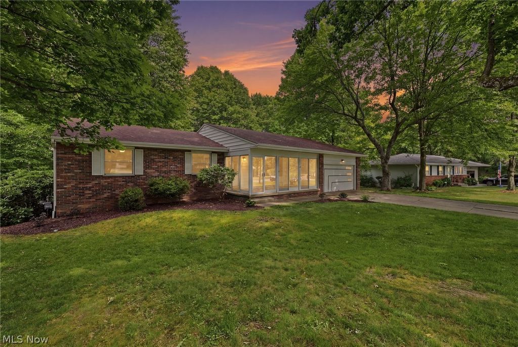 3133 Fair Oaks Drive, Norton, OH 44203