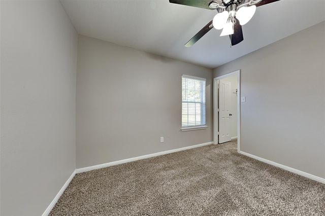 16883 Bob White, Conroe, TX 77385